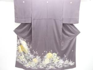 作家物　亀甲に花鳥宝尽くし模様刺繍三つ紋色留袖（比翼付き）